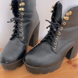 Streetwear society size 9 platform shoes black